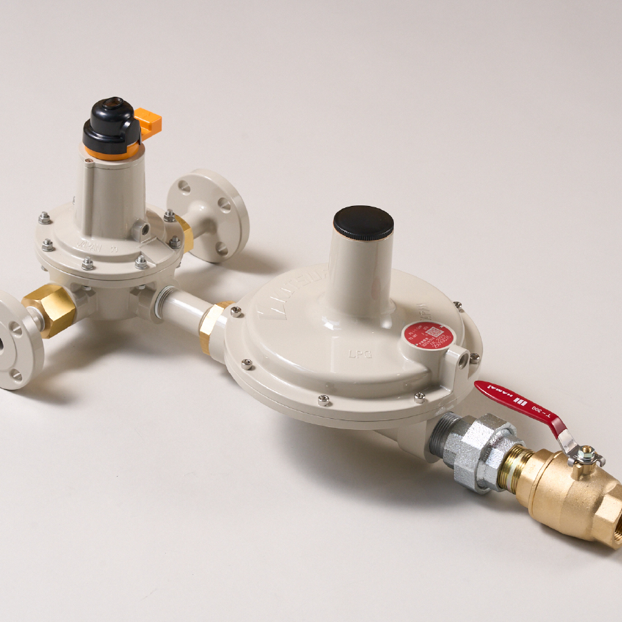 自動切替式一体型調整器